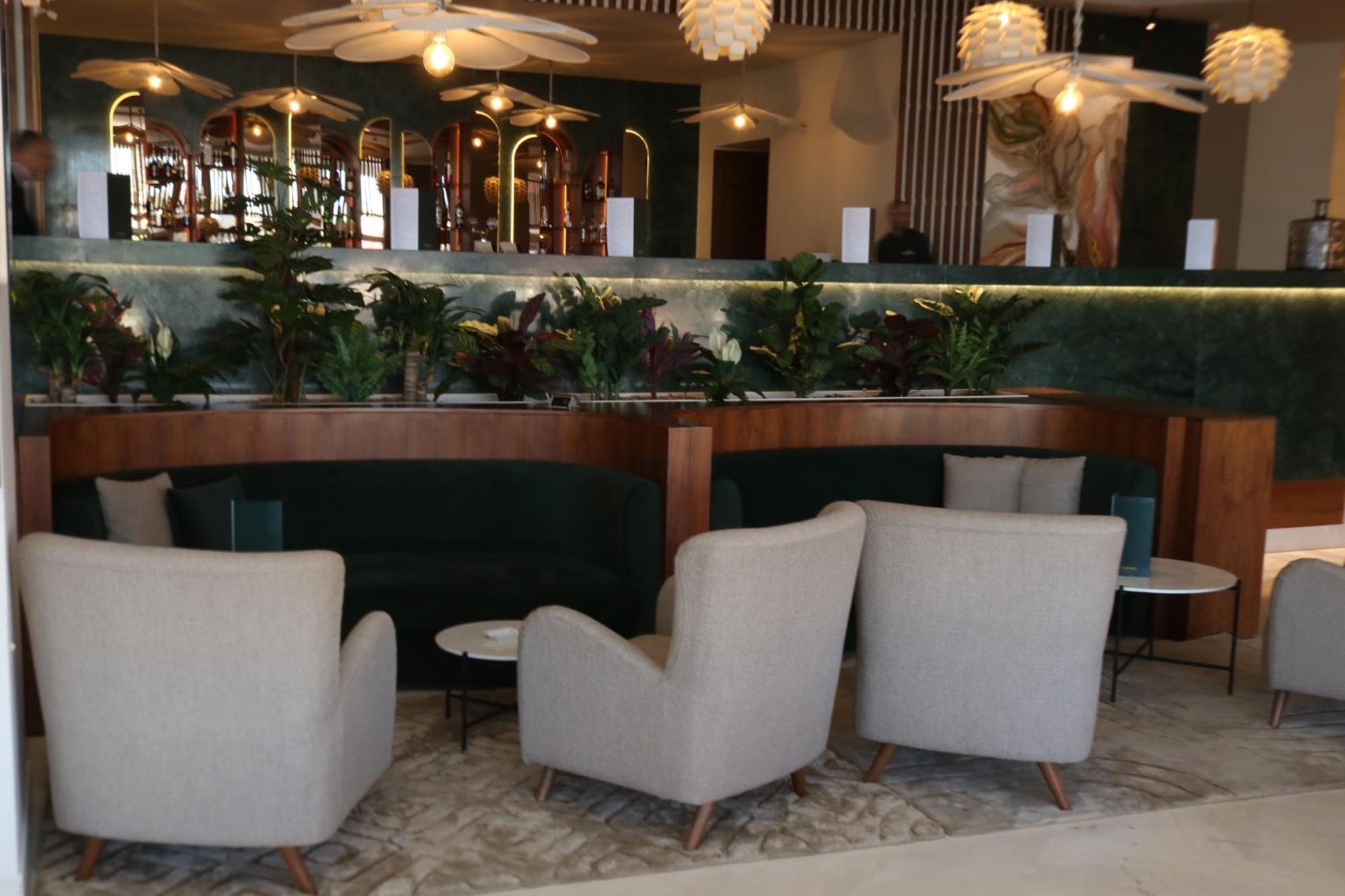 El Mouradi Gammarth Hotel Exterior photo The lounge at the airport