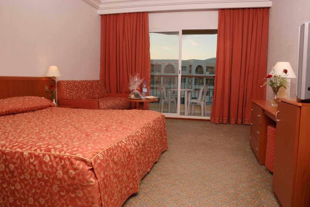 El Mouradi Gammarth Hotel Exterior photo A typical hotel room