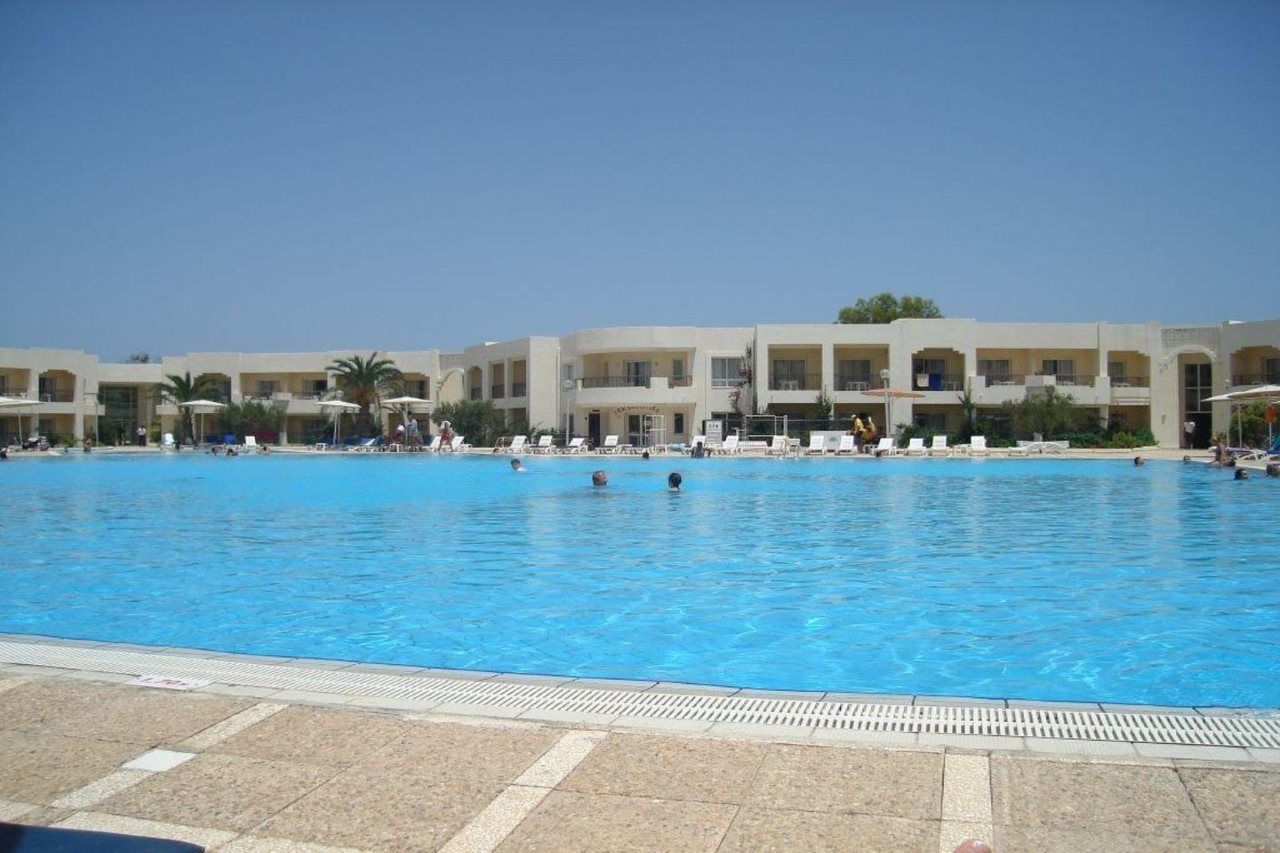 El Mouradi Gammarth Hotel Exterior photo The pool at the Grand Hotel